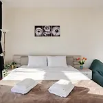 Phucan Apartment-riga Viesu māja *