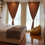 Phucan Apartment-riga Viesu māja